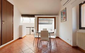 Corso Como Balcony Apartment