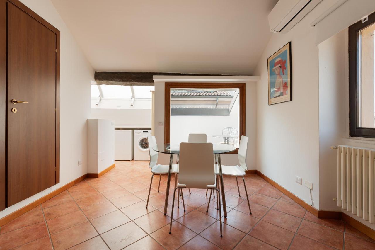 Corso Como Balcony Apartment Milano Esterno foto