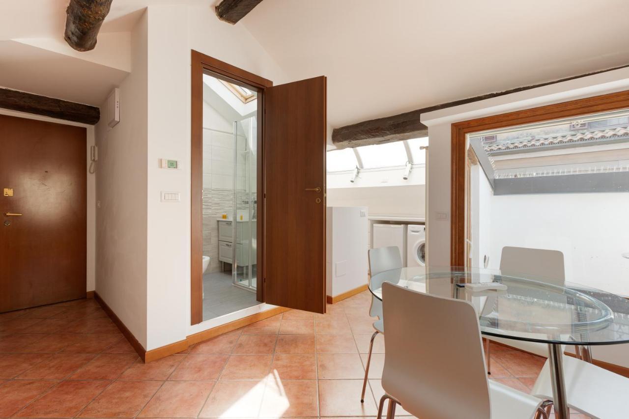 Corso Como Balcony Apartment Milano Esterno foto
