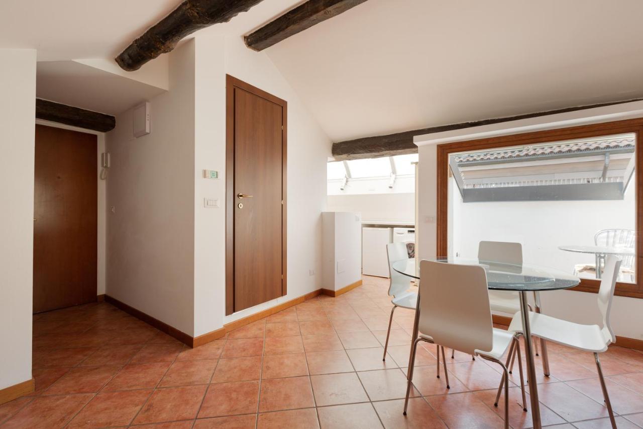 Corso Como Balcony Apartment Milano Esterno foto