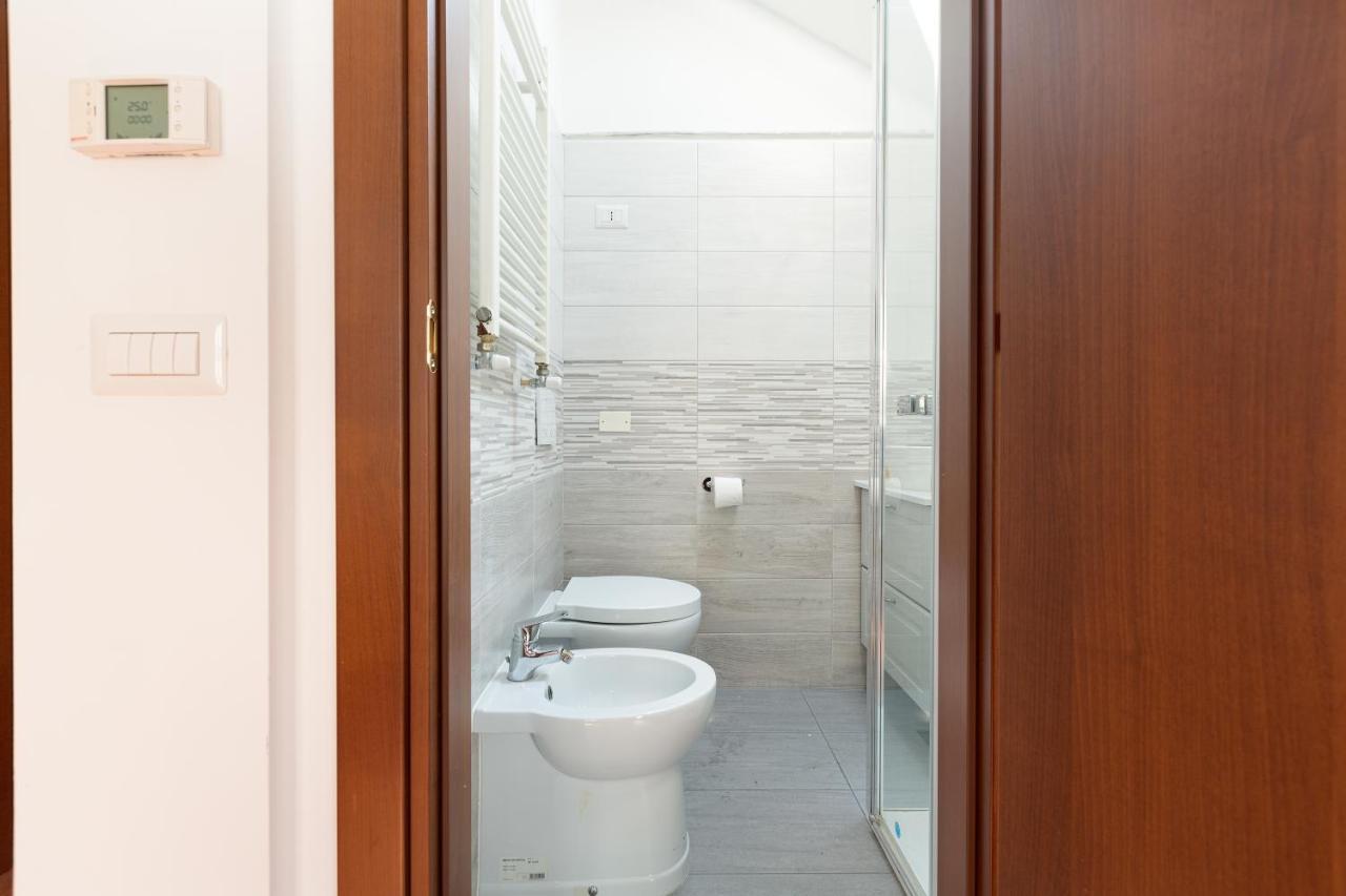 Corso Como Balcony Apartment Milano Esterno foto